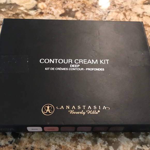 Anastasia Beverly Hills contour cream kit. Deep - Picture 3 of 6